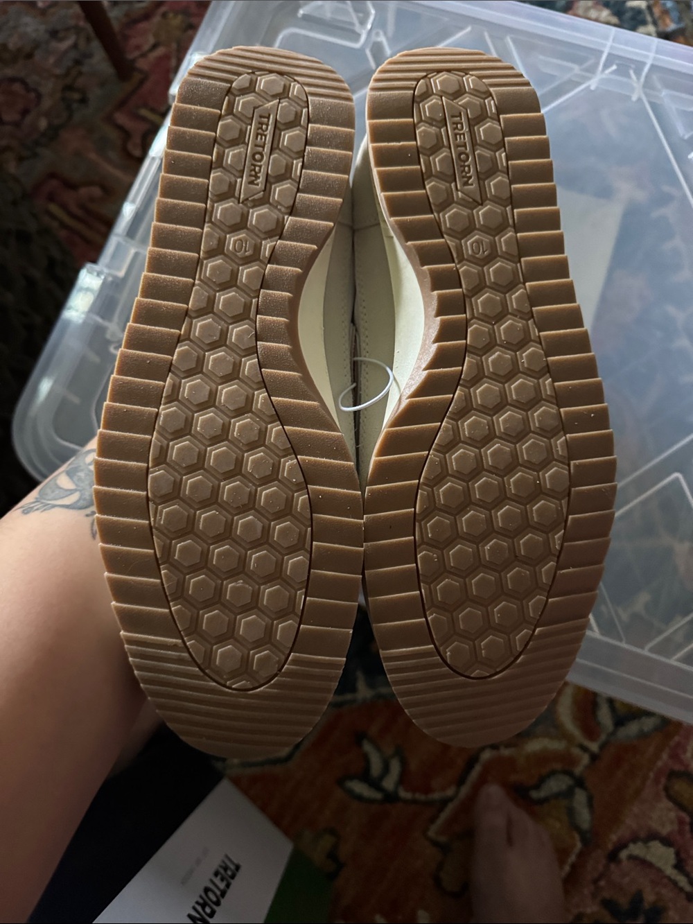 Tretorn Cream and Blush Retro Low-Top Sneakers - Picture 5 of 5